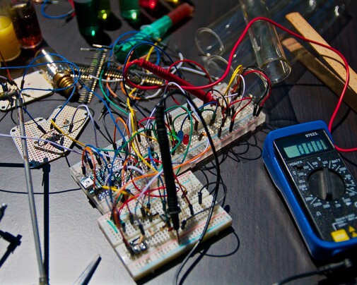 Nous contrôlons vos installations électriques.